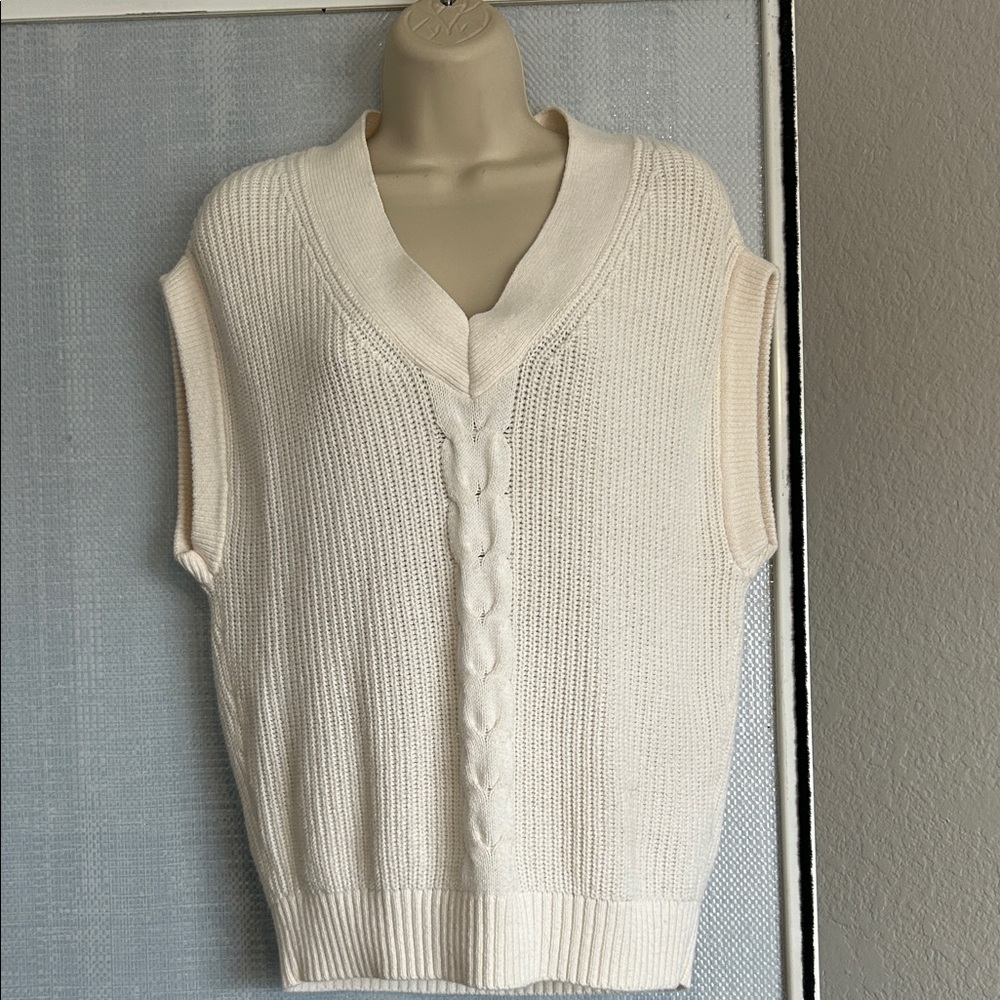 Alfani Women's Cream V-Neck Sweater Vest